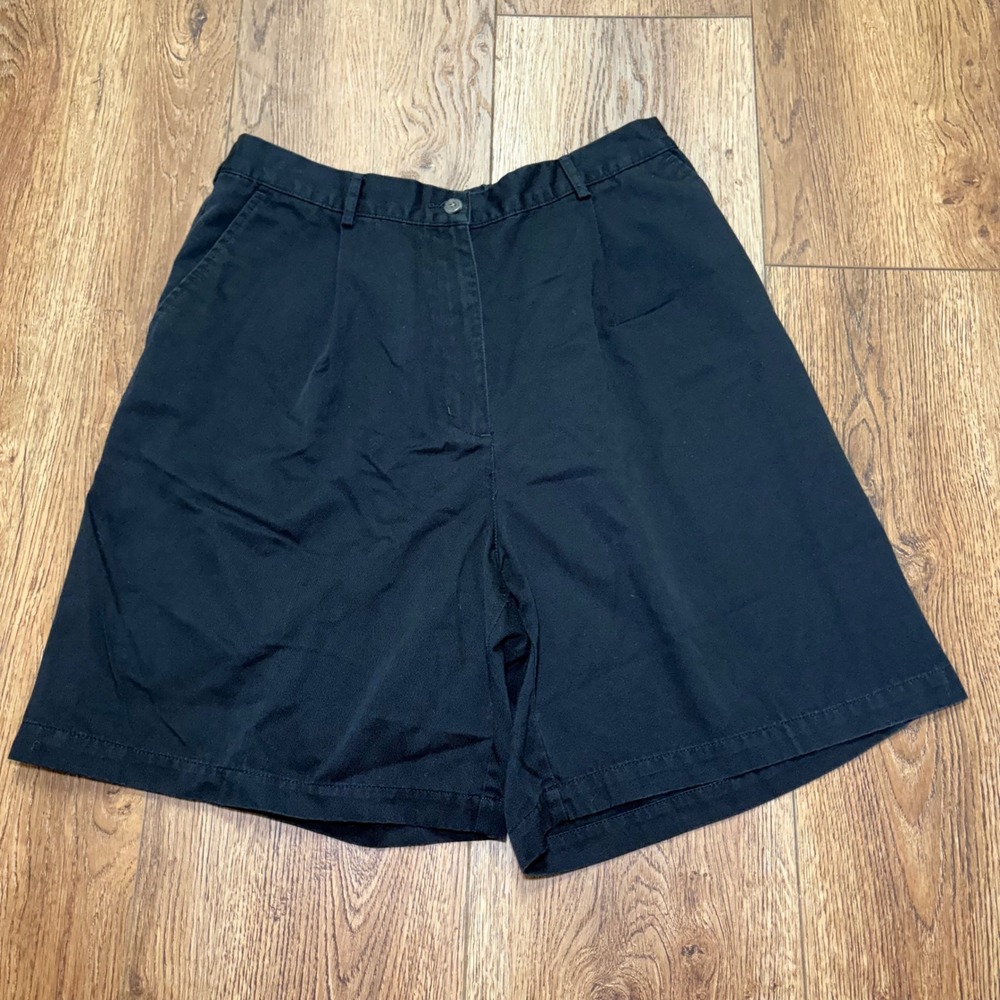 LL Bean Womens Size 16 Chino Shorts Black Pleated Front High Rise Elastic Waist